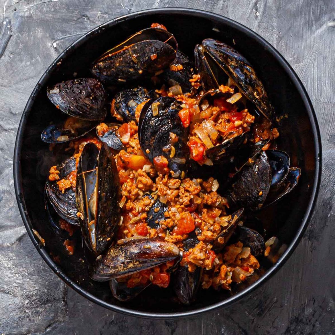 Mussels with sausages and fennel