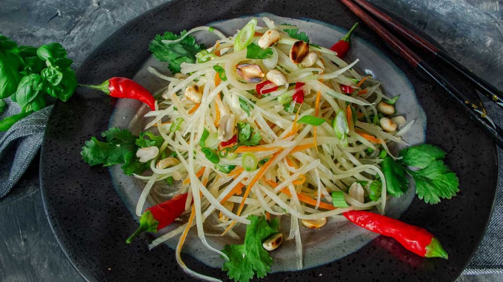 Vietnamese green papaya salad